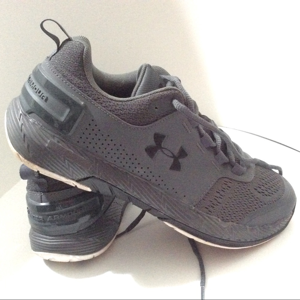 Womens Under Armour charged core runners